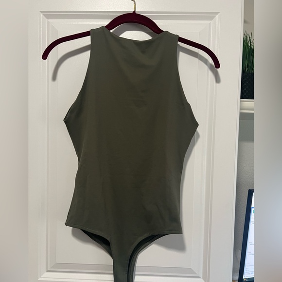 NWT Olive green bodysuit WOMEN’S SIZE SMALL - Picture 4 of 5